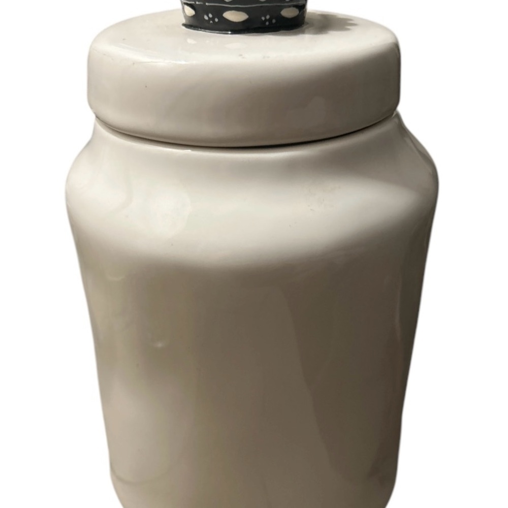 Rae Dunn by Magenta LL‎ Ceramic Crown Top Canister Dog Treats LIVE, LOVE, BARK - Picture 2 of 7